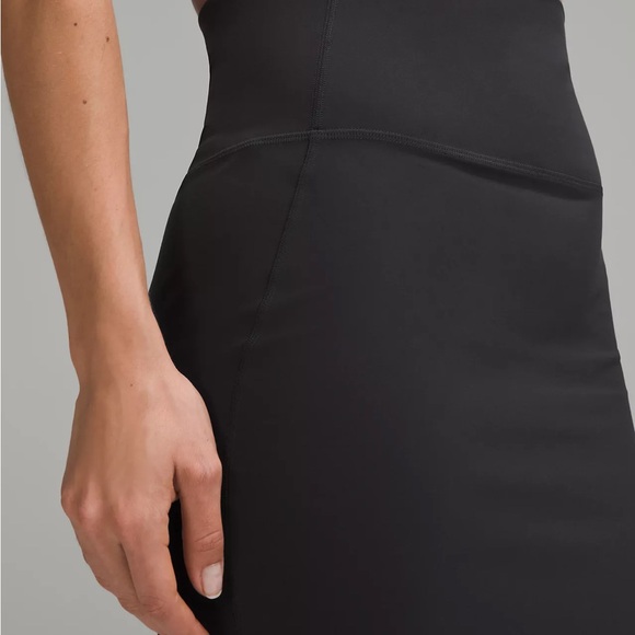 Lululemon Skirt 🌟NWT🌟Nulu Slim Fit High Rise Skirt Sz 6 Black - Picture 3 of 5